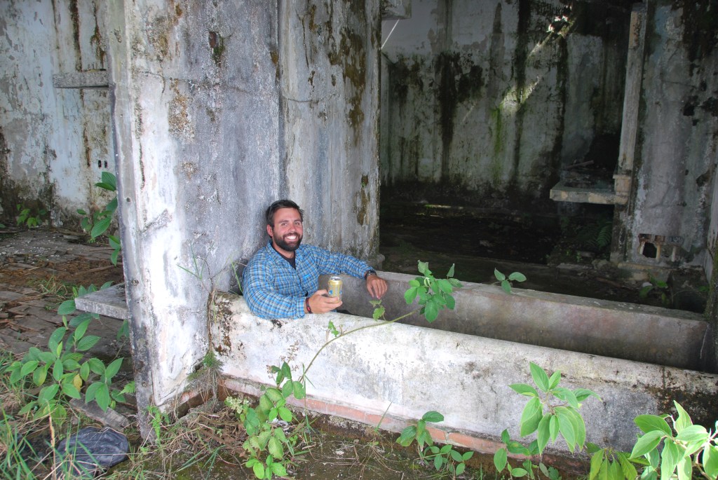 Aguila, Aguila Light, and Pablo Escobar’s Lake house | shoefry